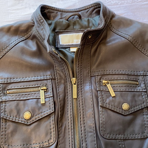 Michael Kors brown leather jacket. Perfect fit. Soft leather. Brown. Size small - Picture 3 of 10